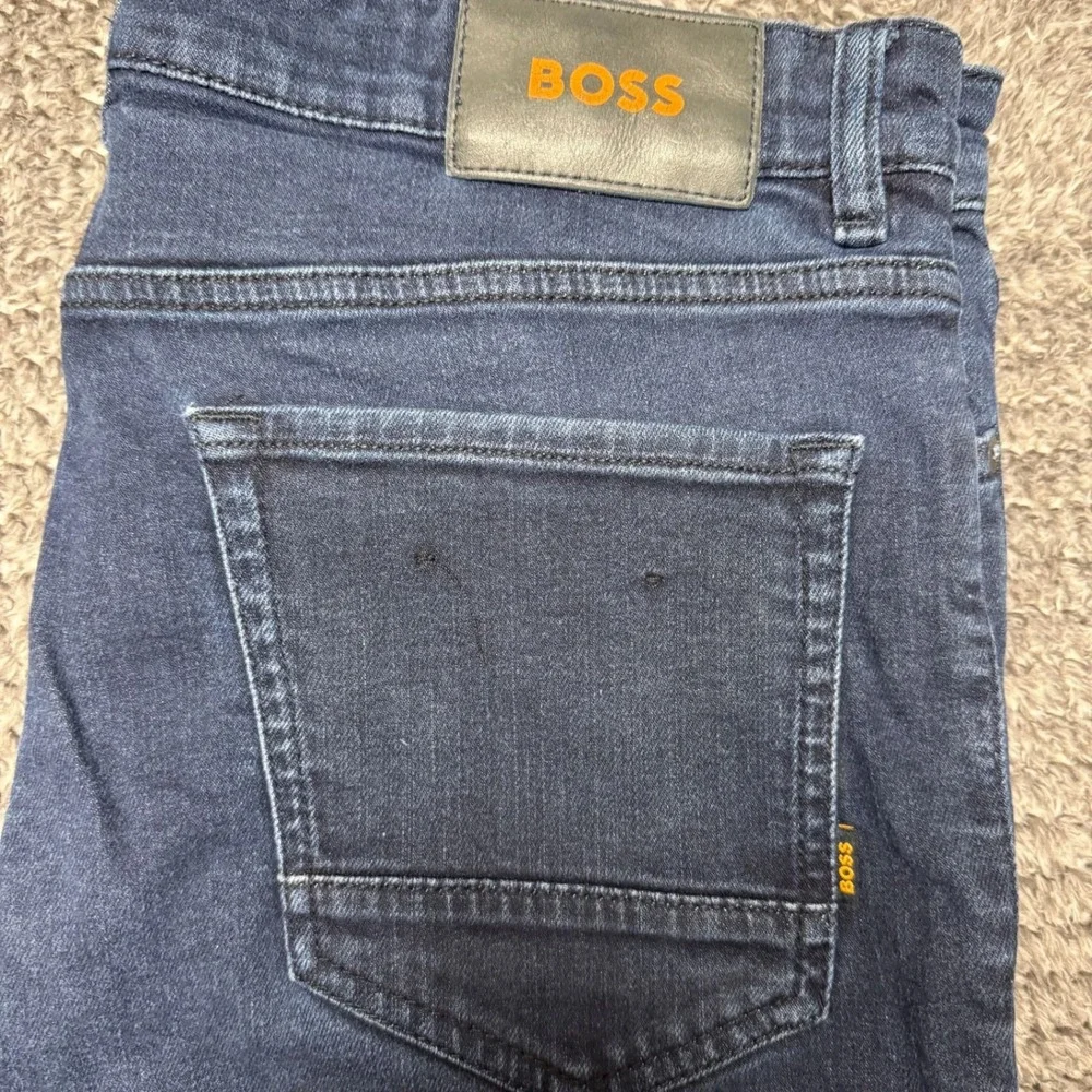 Hugo Boss Mens Maine Regular Fit Jeans Size 36x32 Blue Dark Wash Denim Pants - Picture 2 of 11